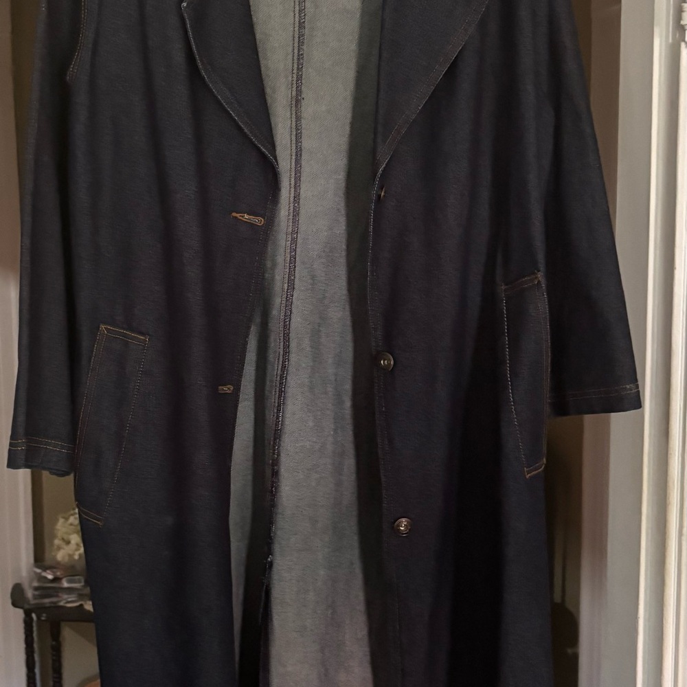 Baccini Blue Jean long duster Classic Denim Style
Never Worn!